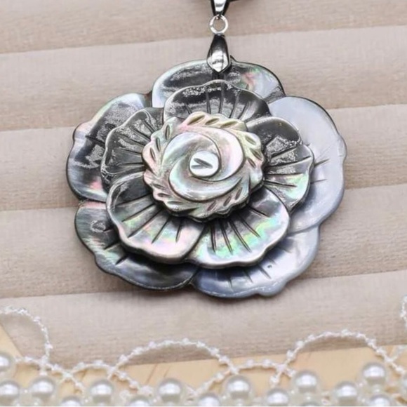 “Rose of the Ocean” Abalone Seashell Carved Iridescent Flower Brooch or Necklace - Picture 16 of 16